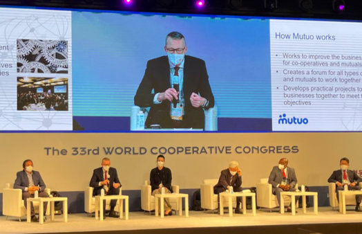 Peter Hunt, speaking at World Coop Congress in Seoul about how Mutuo's policy-led strategies for cooperatives & mutuals have built partnerships with govt to create new laws & improve the business environment, leading to the growth of coops and mutuals