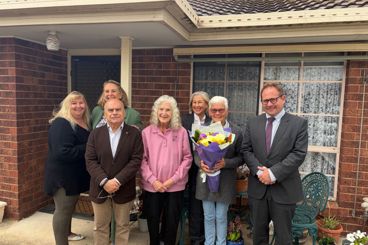 Keilor Housing Co-operative members, CEHL CEO Elizabeth Thomas, BCCM CEO Melina Morrison, Tony De Domenico OAM, Assistant Treasurer Dr Daniel Mulino MP